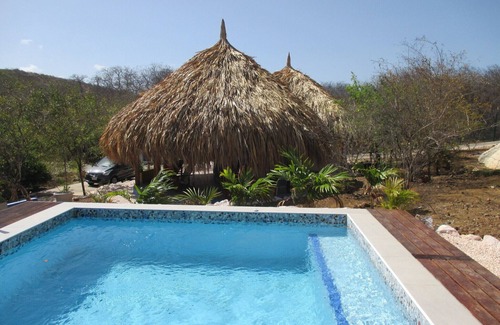 Soto House | Original holiday apartment covered with palm leaves