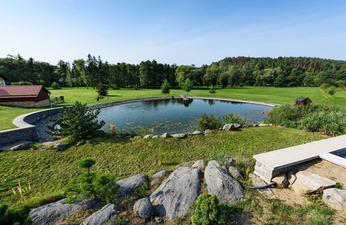 Varvazov Villa | Orlík JVNS100