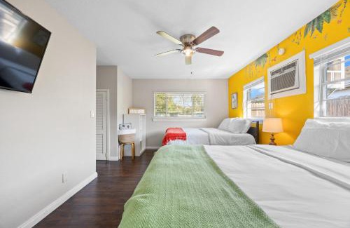 Englewood Park House | Orlando Airport Vacation Home Pet Friendly