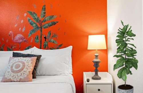 Englewood Park House | Orlando Airport Vacation Home Pet Friendly