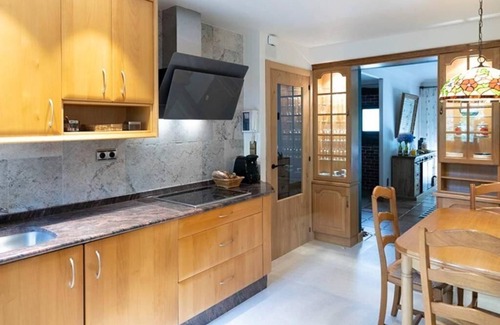 Andoain Cottage | Oroimena Landetxea, house with swimming pool in Leitzaran, 15 min from San Sebastian.