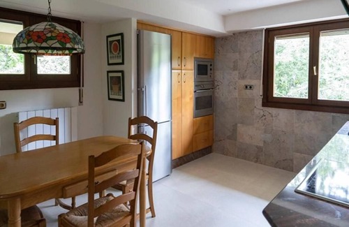 Andoain Cottage | Oroimena Landetxea, house with swimming pool in Leitzaran, 15 min from San Sebastian.