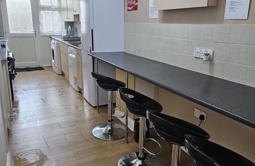 London Borough of Bromley House | Orpington North Townhouse 3 Bed 1 Bath near high street