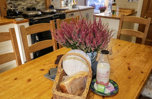 Marybank Cottage | ORRINSIDE, pet friendly, luxury holiday cottage in Muir Of Ord