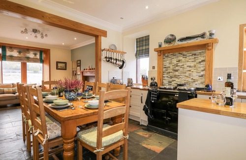 Marybank Cottage | ORRINSIDE, pet friendly, luxury holiday cottage in Muir Of Ord