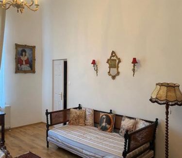 Kengyel House | Orsolya major