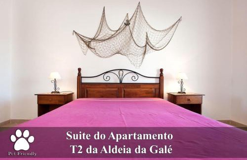 Gale Apartment | Os Apartamentos A Ramos na Praia da Galé Estão inserido em Condomínio com PISCINA, Fica apenas a 350 Metros da Praia da Galé - Apartamentos com Ar Condicionado tanto nos Quartos como na Sala, Smart TV com Prime Vídeo e Cozinha Completa