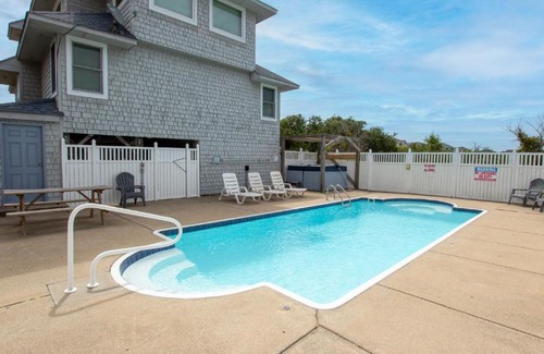 Ocean Sands House | OS10E, Sandune- Oceanside, Private Pool, Hot Tub, Sun Deck, Close to Grocery Store