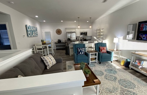 Osage Beach Villa | Osage Beach Villa MM 21 Great Location. ATTACHED VILLA MAY ALSO BE AVAILABLE