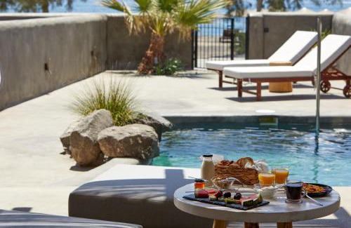 Agios Georgios Hotel | Oscar Beachfront Suites - Adults Only