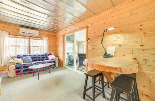 Oscoda House | Oscoda Cabin with Charcoal Grill Walk to Lake Huron