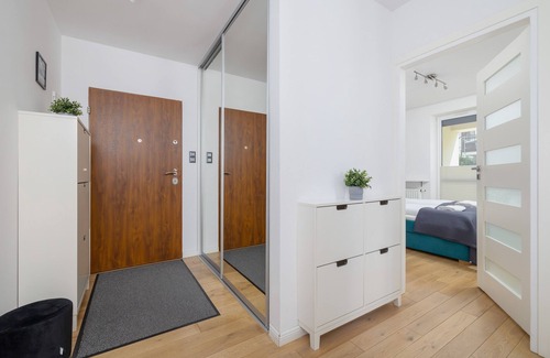 Pradnik Bialy Apartment | Osiedle Życzeń Apartment by Renters