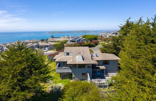 Bodega Bay House | Osprey Retreat - Beautiful views of the coastal hills, & Pt. Reyes, private.
