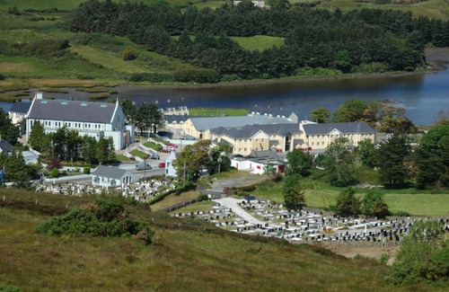 Gortahork Hotel | Ostán Loch Altan