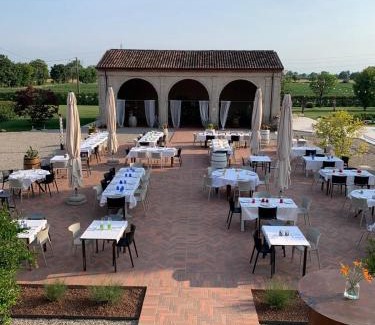 Sarginesco House | OSTERIA DI CIMBRIOLO E DORMIRE AL CIMBRIOLO