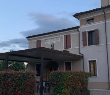 Sarginesco House | OSTERIA DI CIMBRIOLO E DORMIRE AL CIMBRIOLO