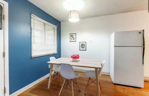 Short North Apartment | OSU - Heart of Short North -STEPS from High ST-OSU