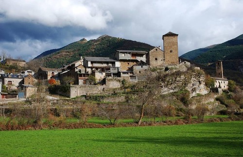 Broto House | Oto: Stone house for 2 to 8 kms Ordesa National Park