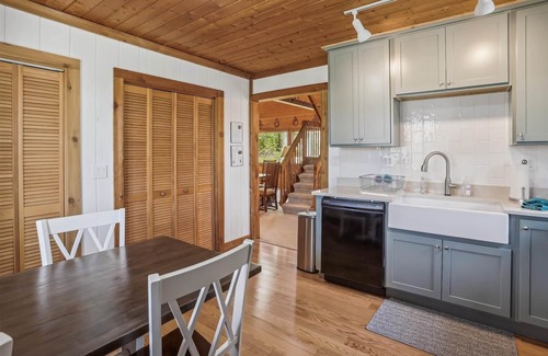 Old Timberline House | Otters Den is the perfect mountain retreat!