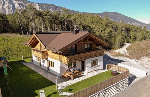 Sautens Ski Chalet | Ötztal- Sennerhäusl - Luxurious dream vacation home in the Ötztal at the forefront