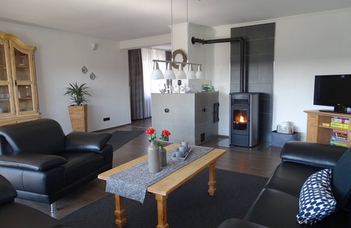 Arnsberg Apartment | Our 100m² apartment offers plenty of space for 1-4 adults and a small child.