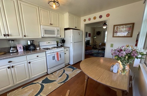 Joshua Tree Cottage | Our cute two bedroom cottage is just 6 blocks from downtown Joshua Tree!