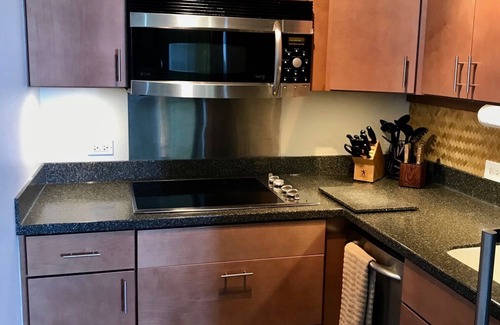 Honokowai Condo | Our home burned down - NOT our VACATION RENTAL! It's our income! Come and enjoy!