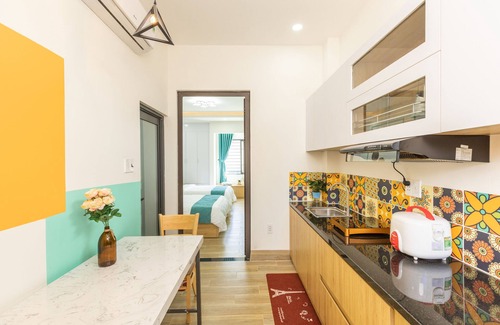 Ngu Hanh Son Apartment | Our house apartment- 5m walk to Beach, 10m to Airport and Downtown
