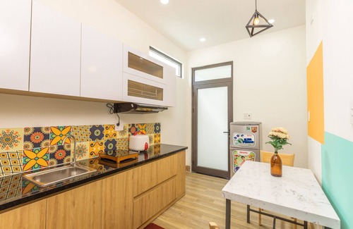 Ngu Hanh Son Apartment | Our house apartment- 5m walk to Beach, 10m to Airport and Downtown