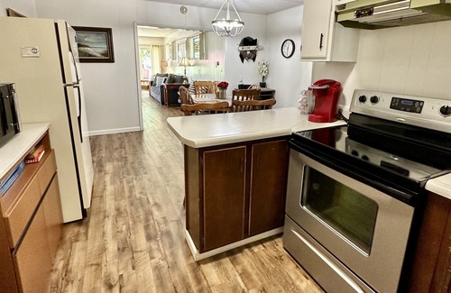 New Braunfels Cottage | Our Lake is Back! Tranquil at any time, but close to the Action.