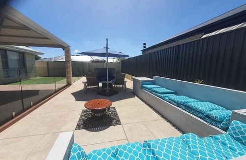 Upper Swan House | Our little haven in The Vines by Swan BnB Management