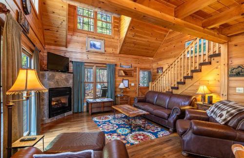 Hidden Lake House | Our Neck of the Woods at Hidden Lake