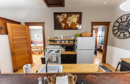 Munising House | OUR PLACE INN MUNISING- Make Summer Memories in Munising – Stay Near the Water!
