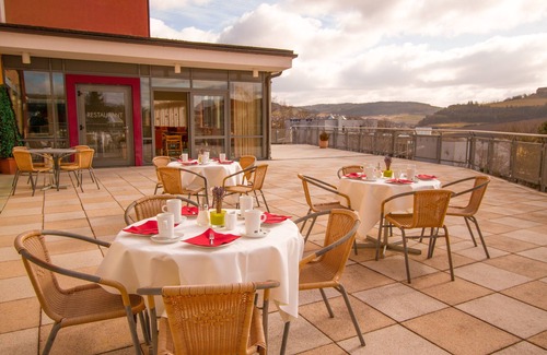 Igersheim Apartment | Our spacious domicile exclusively for your group!