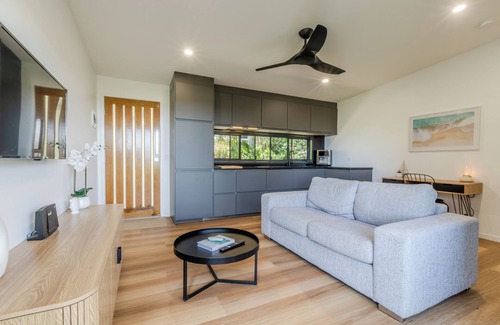 Buderim House | "Our Treehouse" - private and self-contained - 7min drive to the beach.