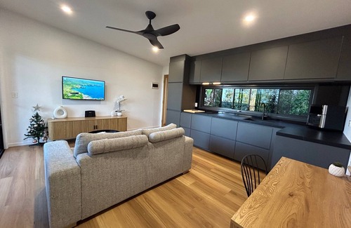 Buderim House | "Our Treehouse" - private and self-contained - 7min drive to the beach.