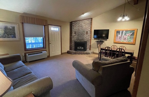 White Haven Villa | Our vintage casual villas are located in the scenic Pocono Mountains.