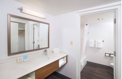 Parole Hotel | Our Welcoming Suite in Annapolis Near Historic Downtown