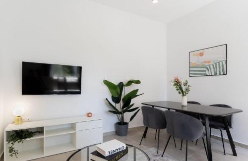 Vyronas Apartment | Ousakiou Residence by Staycom