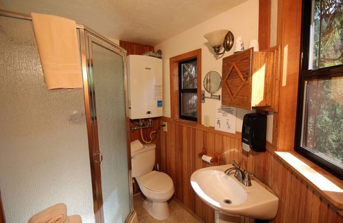 Cave Junction House | Out 'N' About Treehouse Treesort