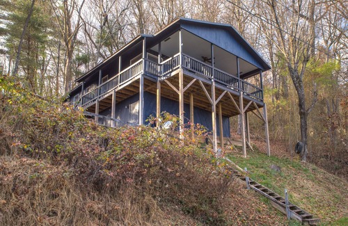 West Jefferson Cabin | Out of the Blue Cabin, A Mountain Escape