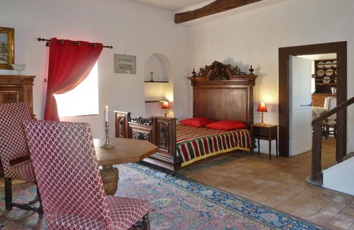 Chateau-sur-Allier House | Outbuilding of a listed 16th century ch teau