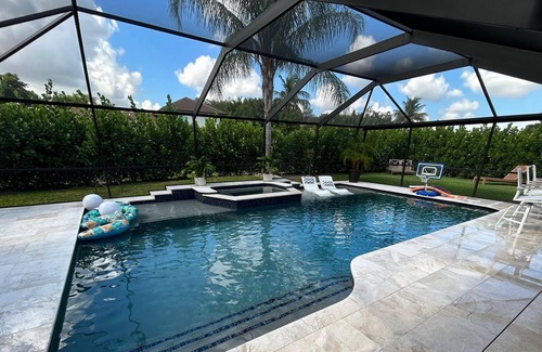 Boca Raton House | Outdoor paradise - pool/spa/kitchen with Spacious Home