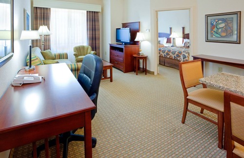 Durham Condo | Outdoor Pool + Free Breakfast | Close to Duke University Medical Center