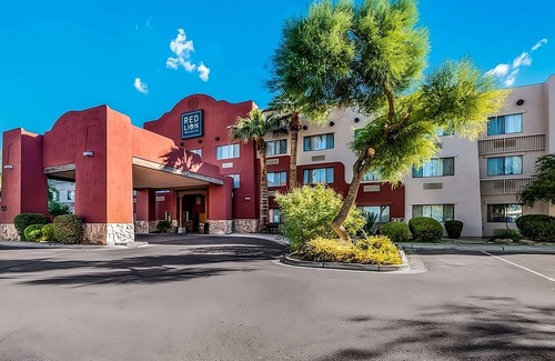 Palm Valley Resort | Outdoor Vacay in Red Lion Inn & Suites Goodyear Phoenix! Near Attractions, Pool
