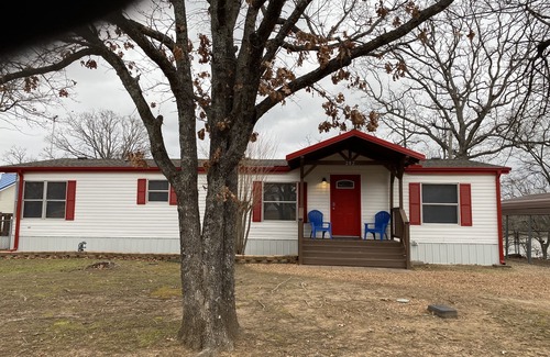 Canadian House | Outlook Over The Lake Hot tub/private dock. Save this one to your Wish List
