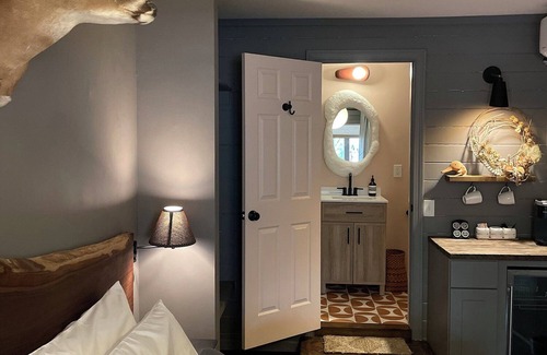Highlands House | Outpost Inn