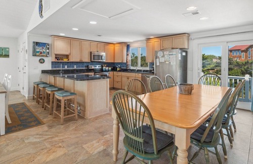 Monteray Shores House | Outrageous Beach Xperience*Views*Game Rm*Hot Tub