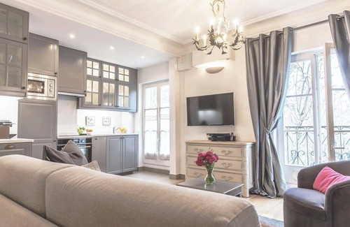 Quartier du Gros-Caillou Apartment | Outrageously Romantic, with Spectacular Eiffel View from the Balcony