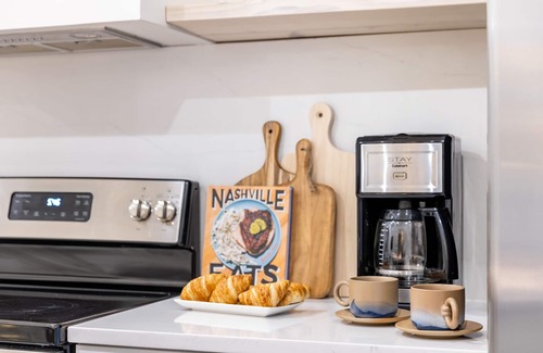 Five Points House | Outrider 111 by AvantStay | 10-15 Minutes to Broadway
